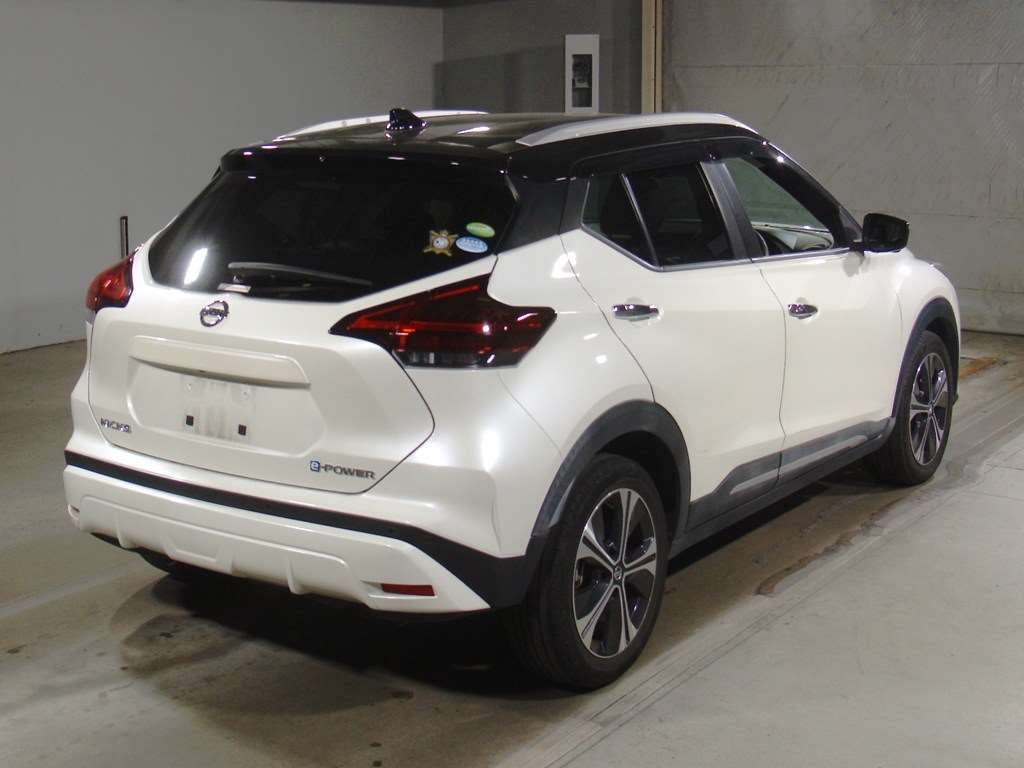 NISSAN KICKS