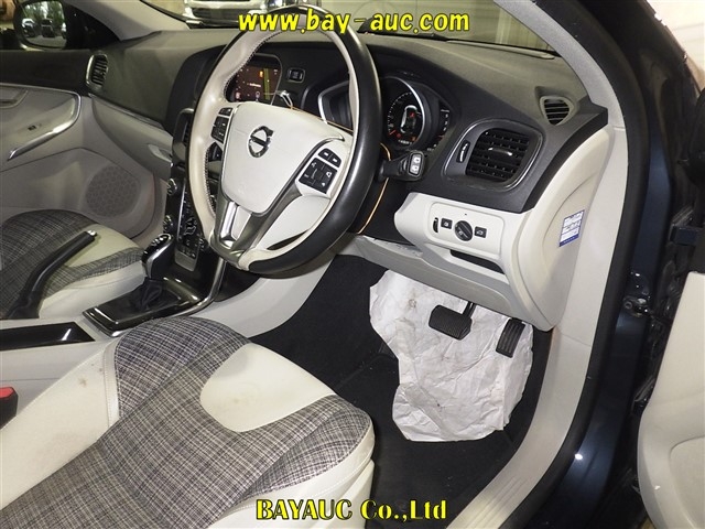 VOLVO V40