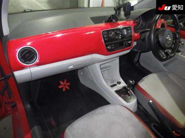 VOLKSWAGEN UP!
