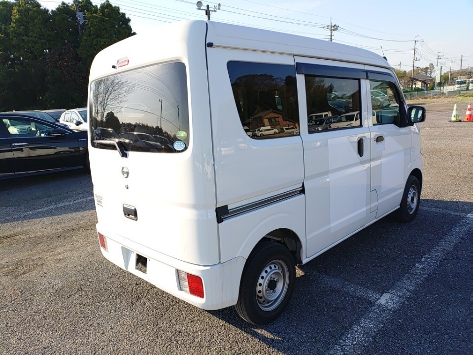 NISSAN NV100 CLIPPER