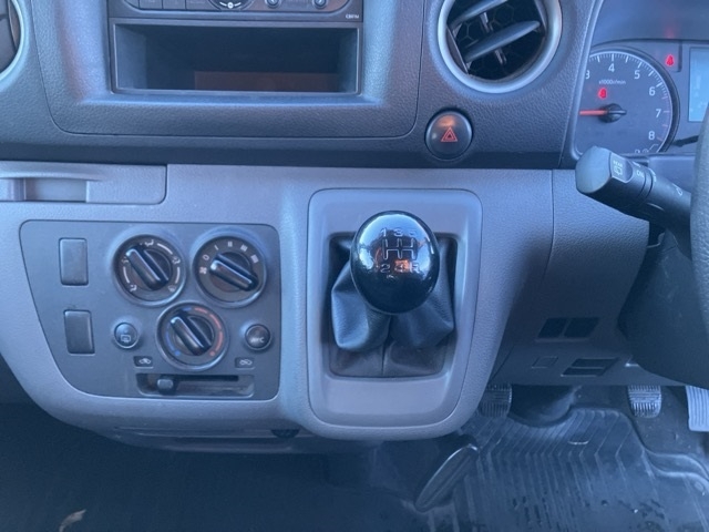 NISSAN NV350 CARAVAN