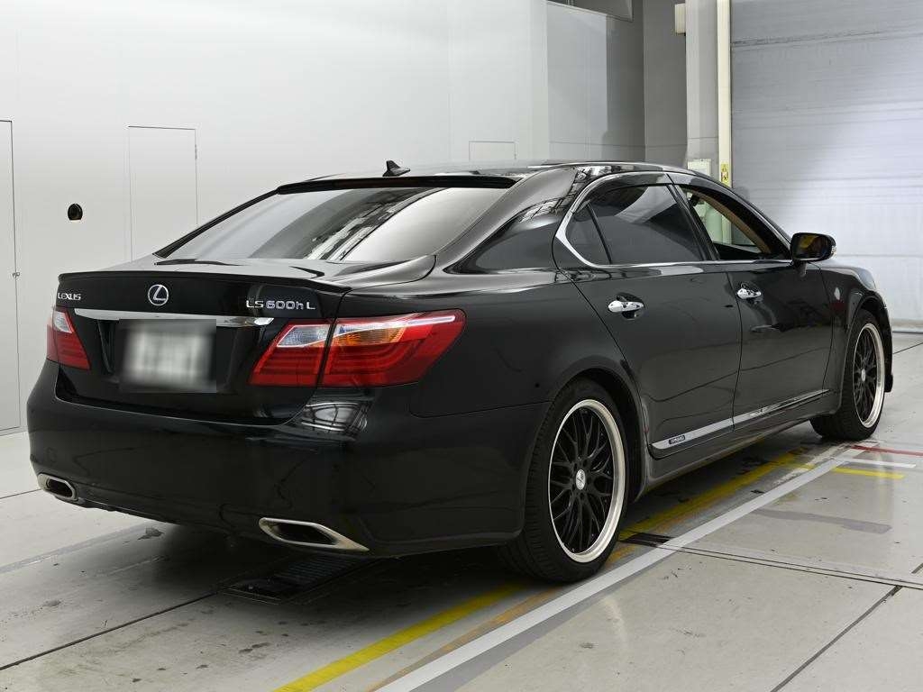 LEXUS LS600H