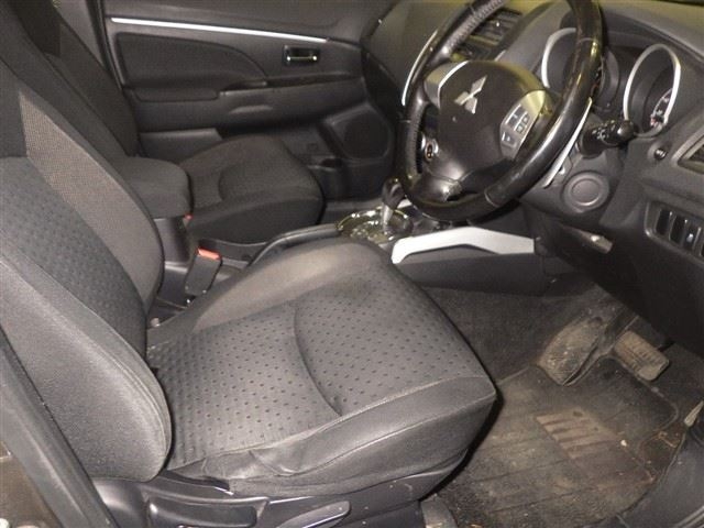 MITSUBISHI RVR