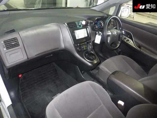 TOYOTA MARK X ZIO