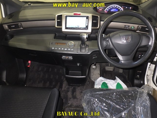 HONDA FREED SPIKE