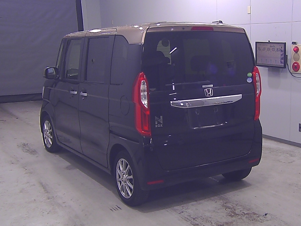 HONDA N-BOX