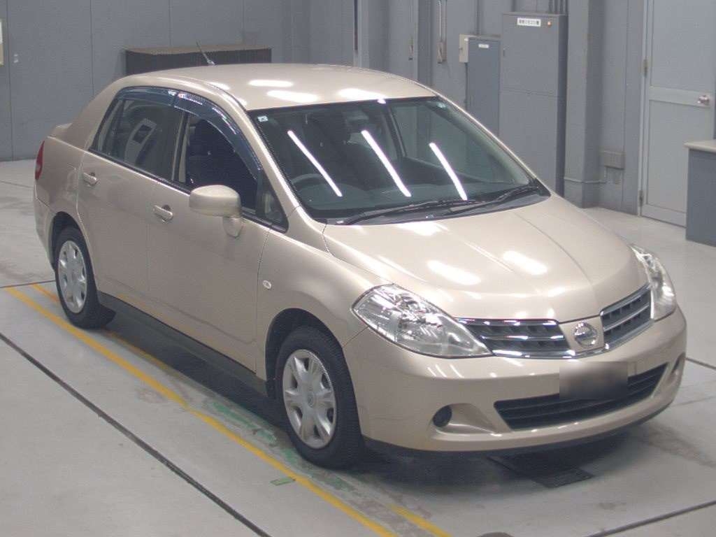 NISSAN TIIDA LATIO
