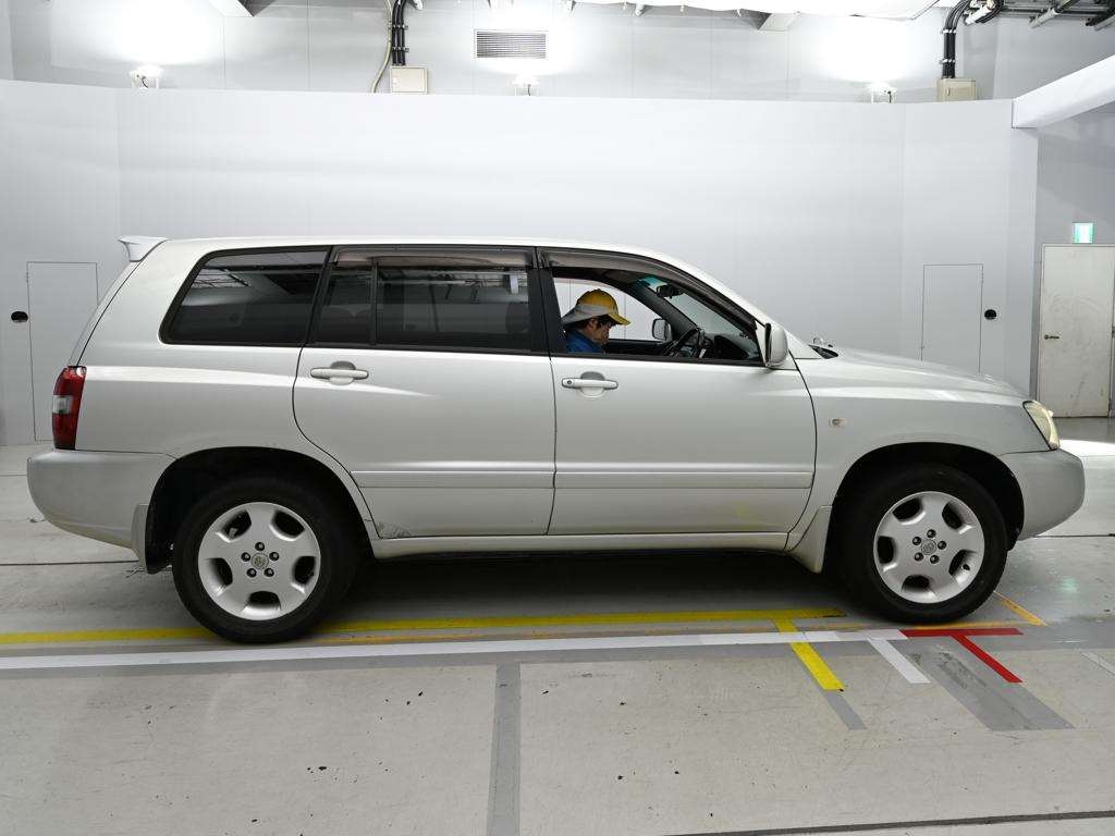 TOYOTA KLUGER V