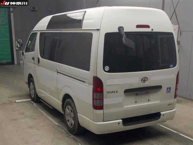 TOYOTA REGIUS ACE