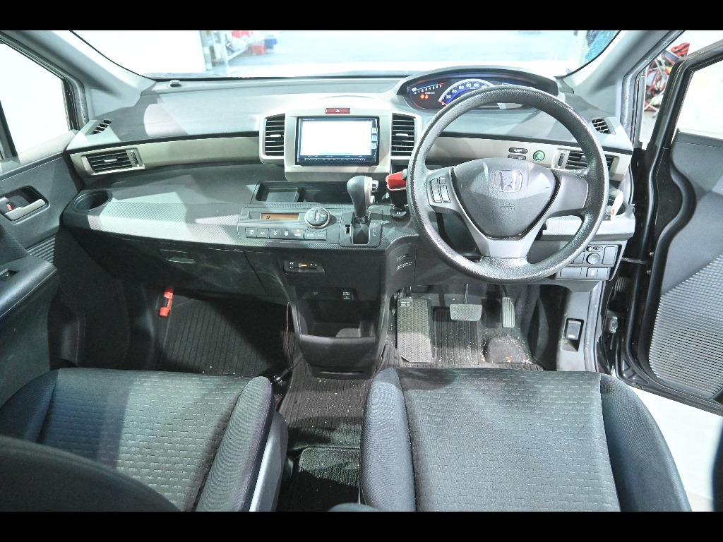 HONDA FREED SPIKE