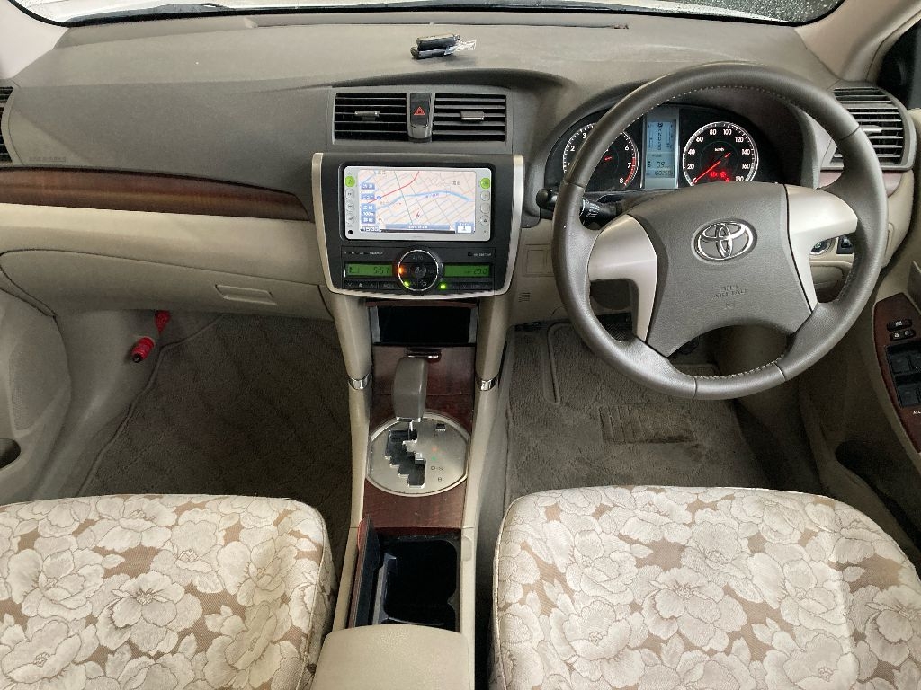 TOYOTA PREMIO