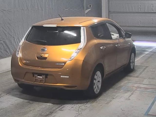 NISSAN LEAF