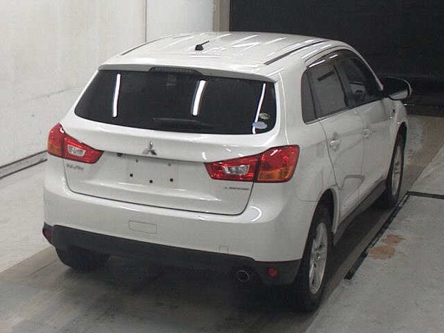 MITSUBISHI RVR