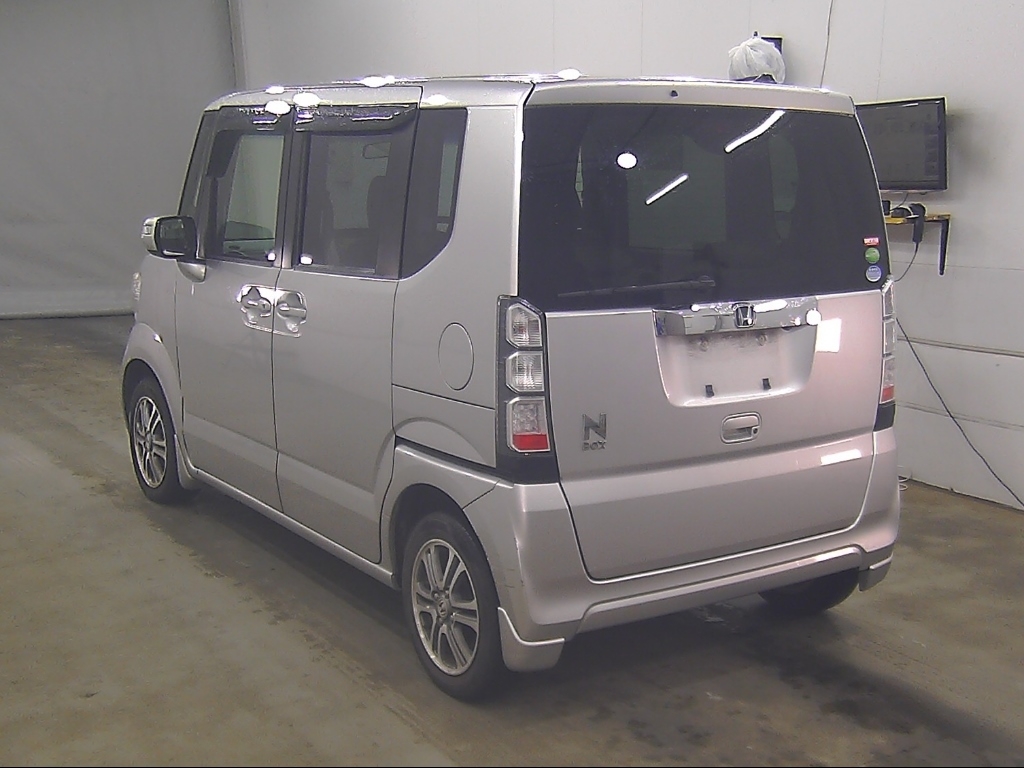 HONDA N-BOX