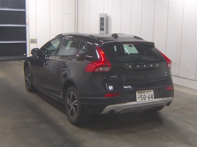 VOLVO V40