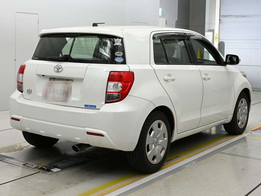 TOYOTA IST