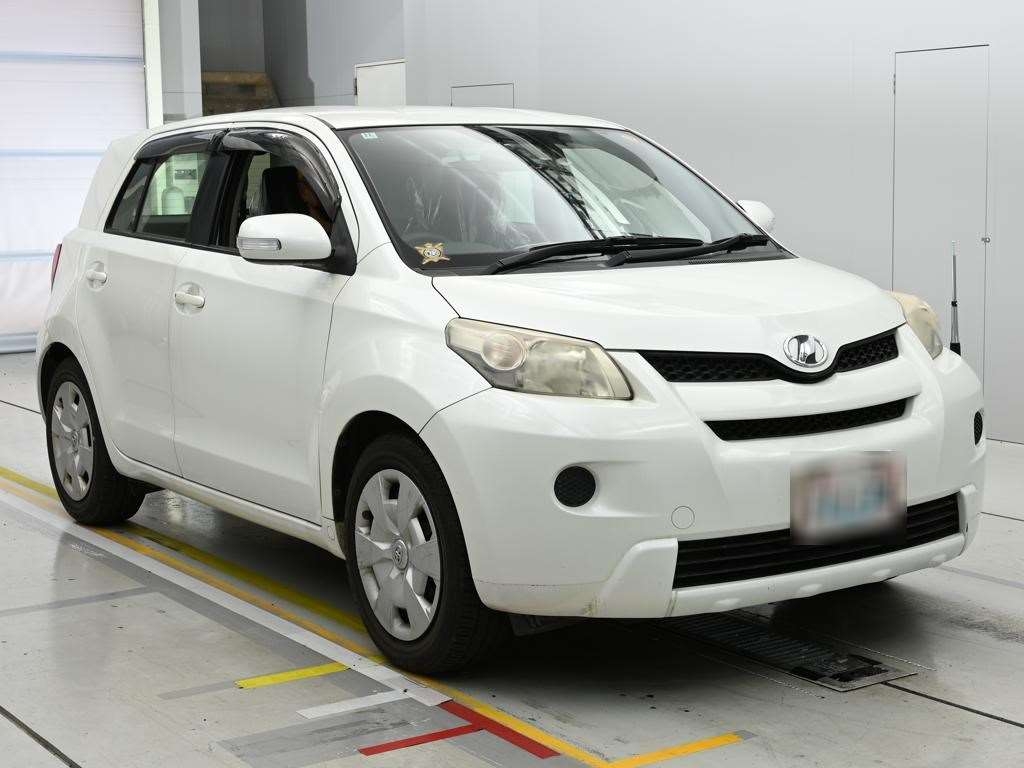 TOYOTA IST
