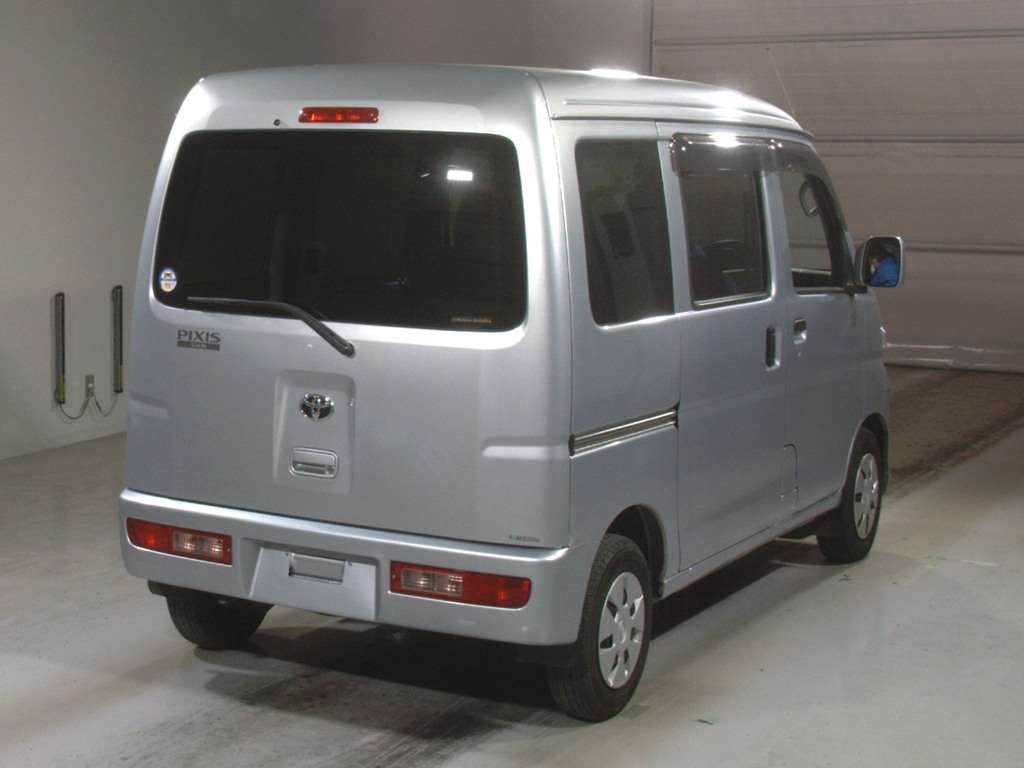 TOYOTA PIXIS VAN