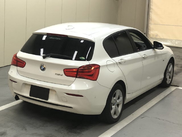 BMW 1-SERIES