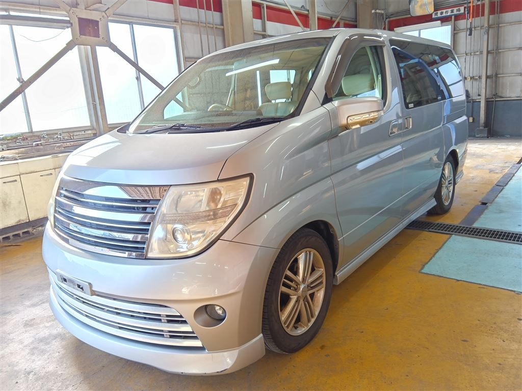 NISSAN ELGRAND