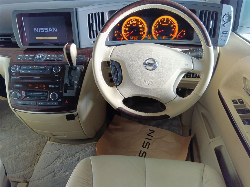 NISSAN ELGRAND