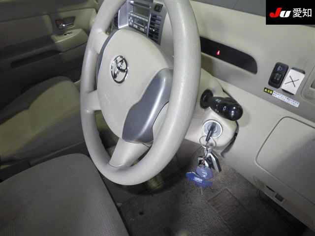 TOYOTA RAUM
