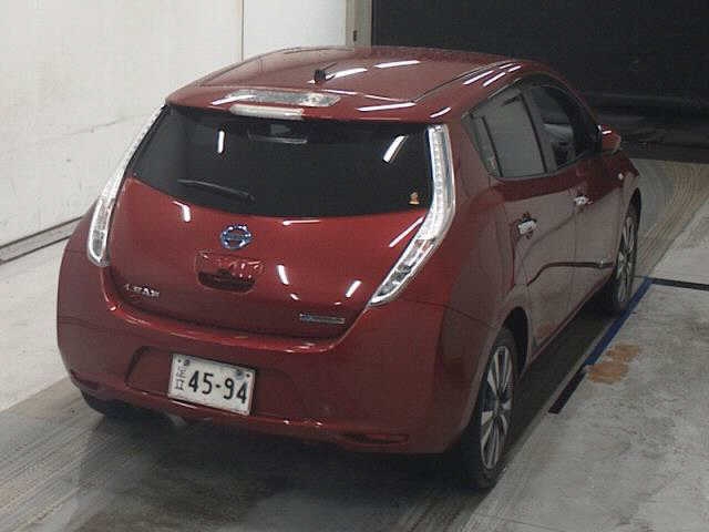 NISSAN LEAF