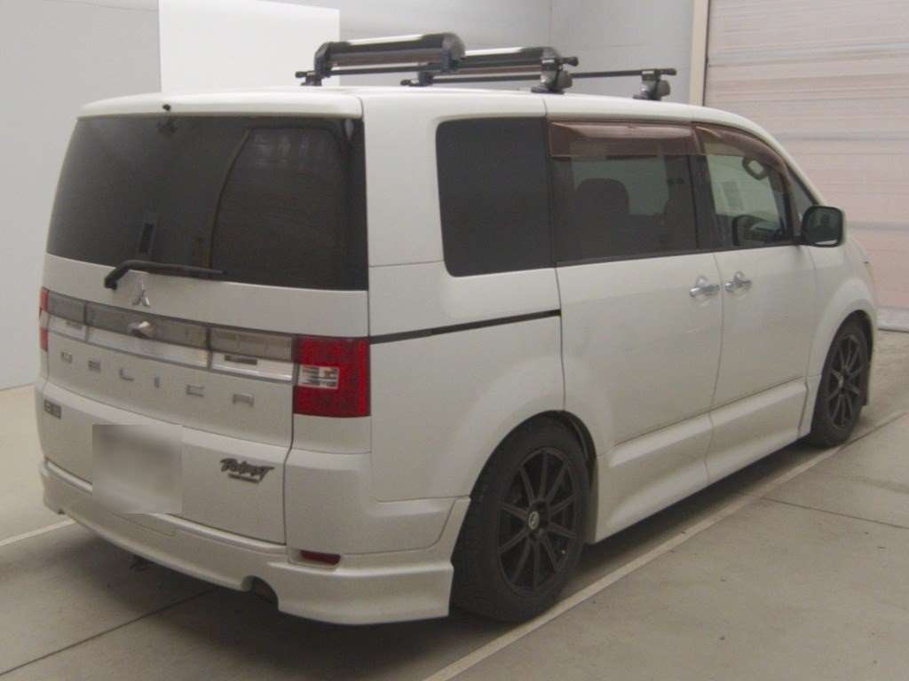 MITSUBISHI DELICA D:5