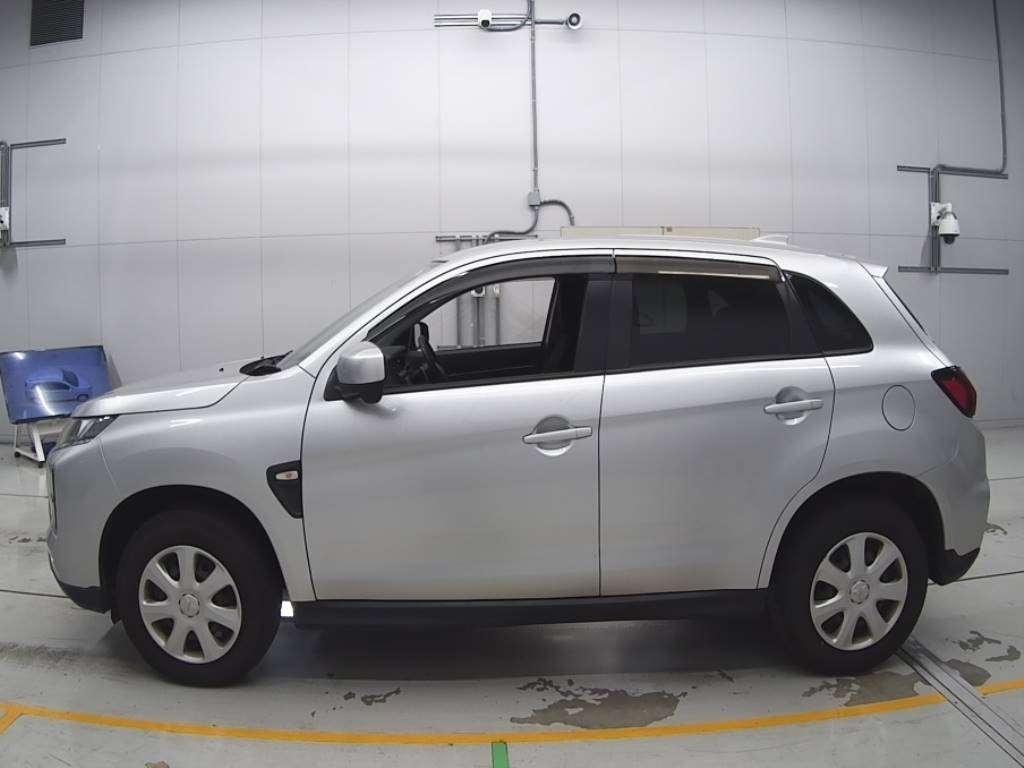 MITSUBISHI RVR