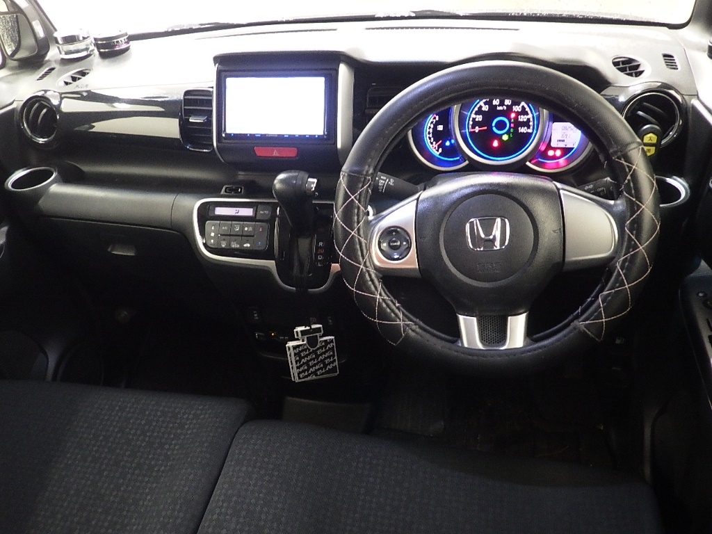 HONDA N-BOX+