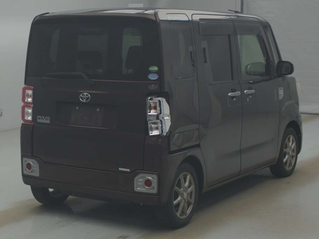 TOYOTA PIXIS MEGA