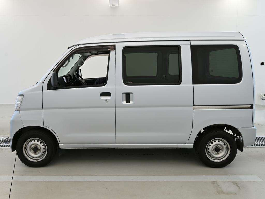 TOYOTA PIXIS VAN