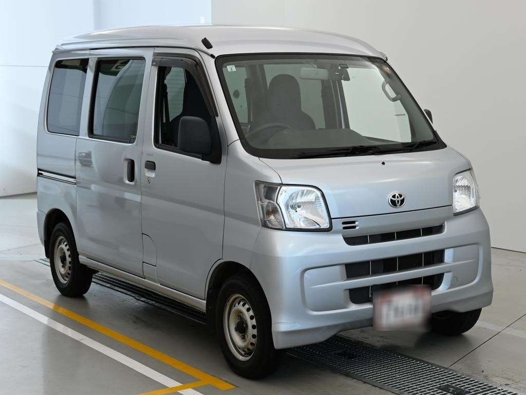 TOYOTA PIXIS VAN