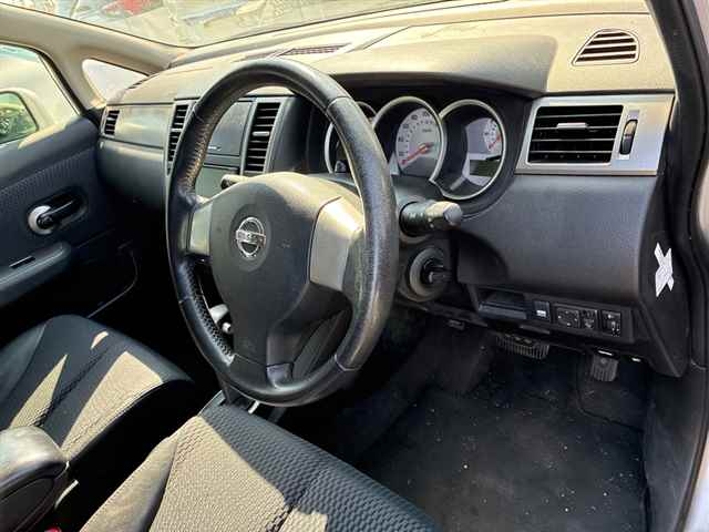 NISSAN TIIDA