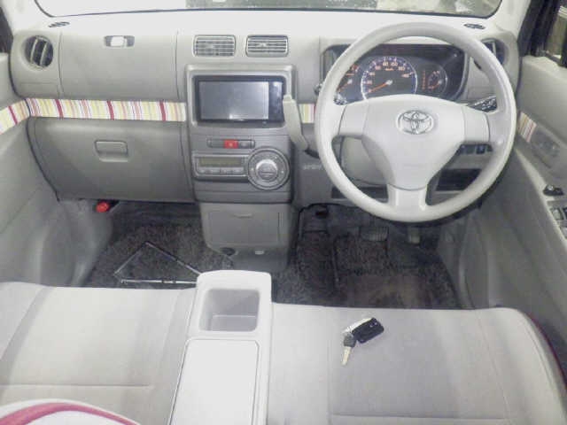 TOYOTA PIXIS SPACE