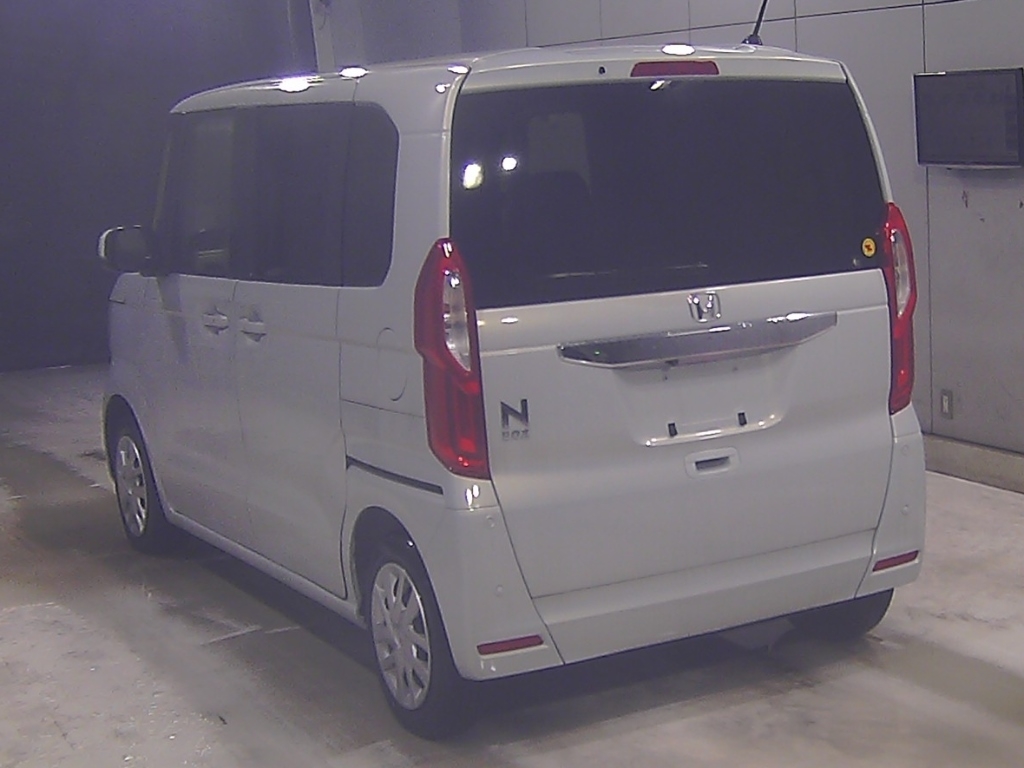 HONDA N-BOX