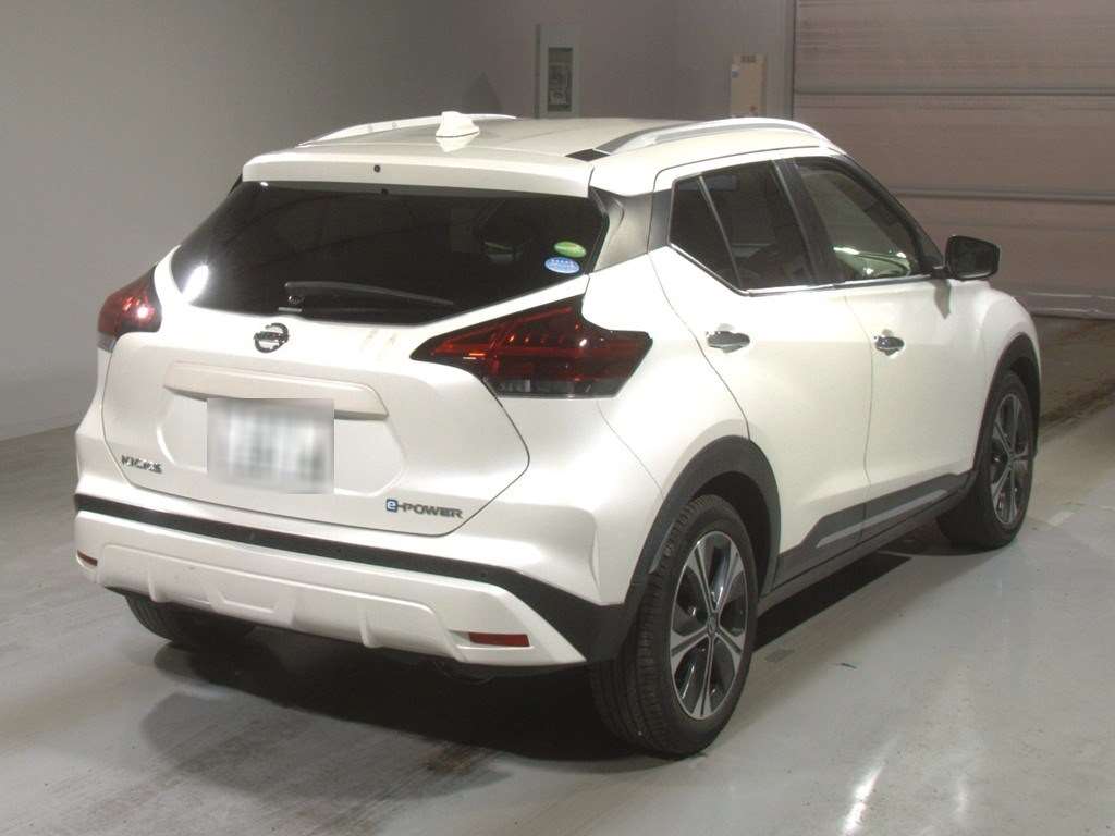 NISSAN KICKS