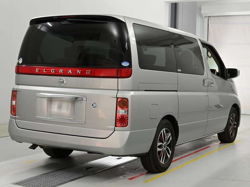 NISSAN ELGRAND