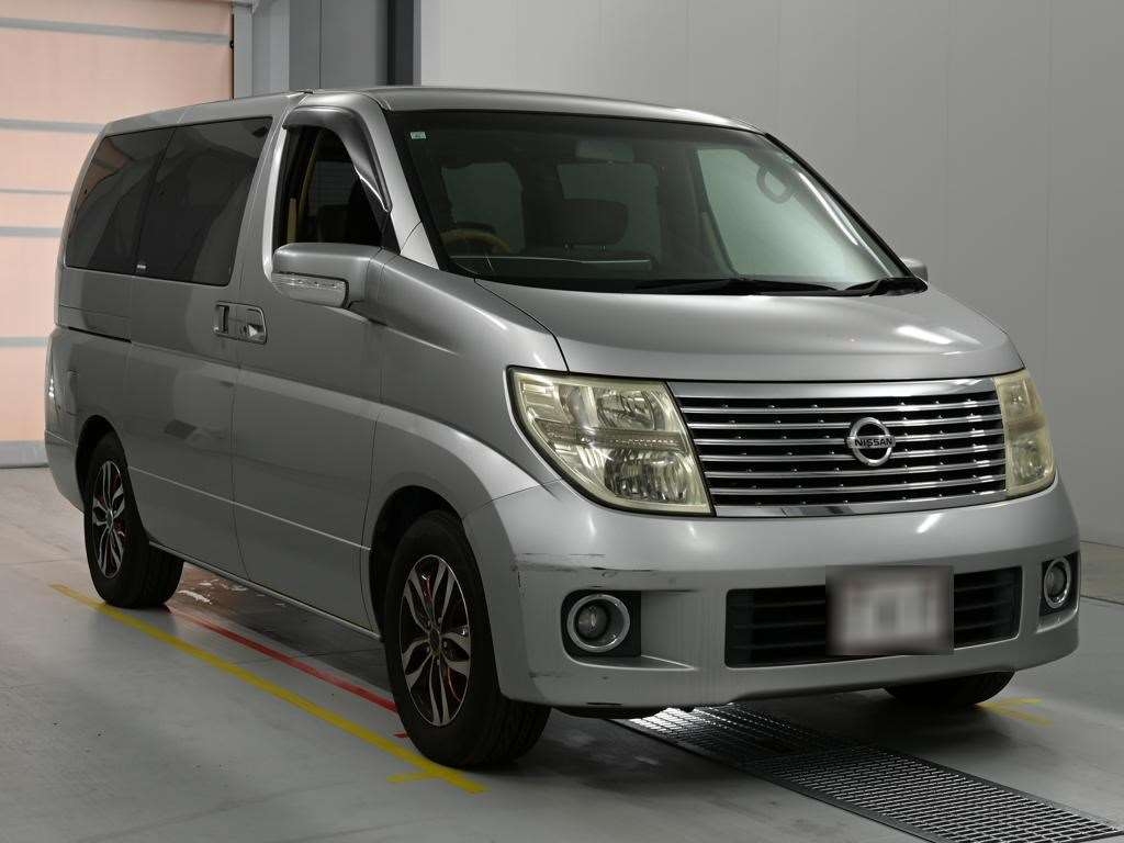 NISSAN ELGRAND
