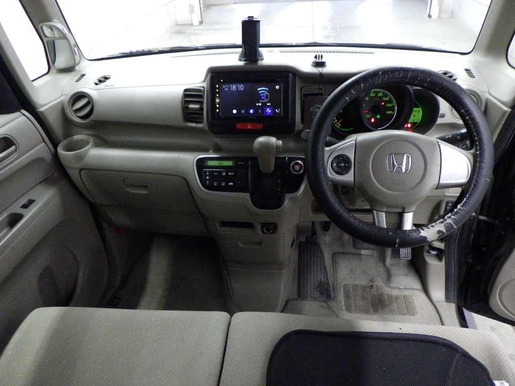 HONDA N-BOX+