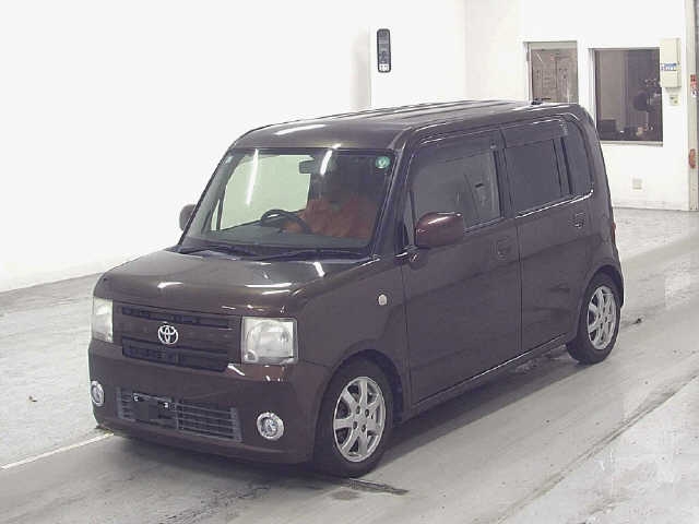 TOYOTA PIXIS SPACE