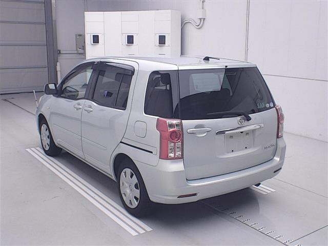 TOYOTA RAUM