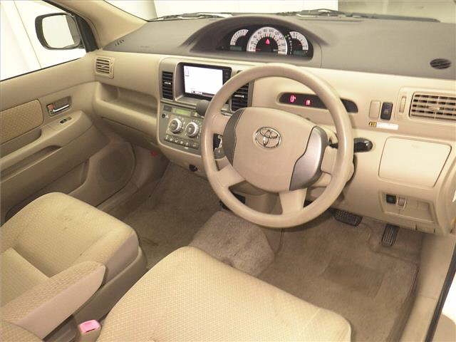 TOYOTA RAUM