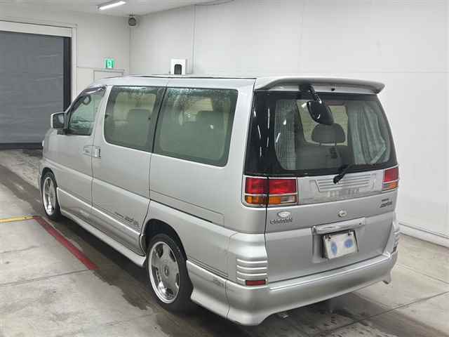 NISSAN ELGRAND