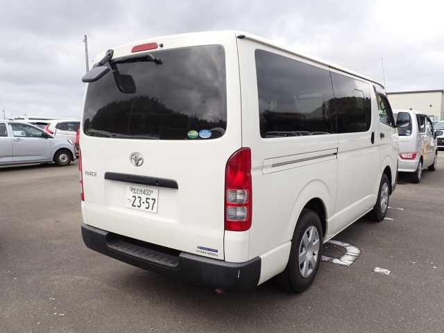TOYOTA REGIUS ACE