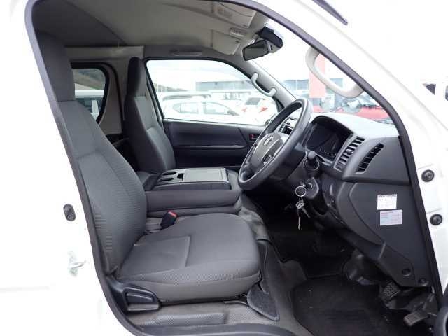 TOYOTA REGIUS ACE