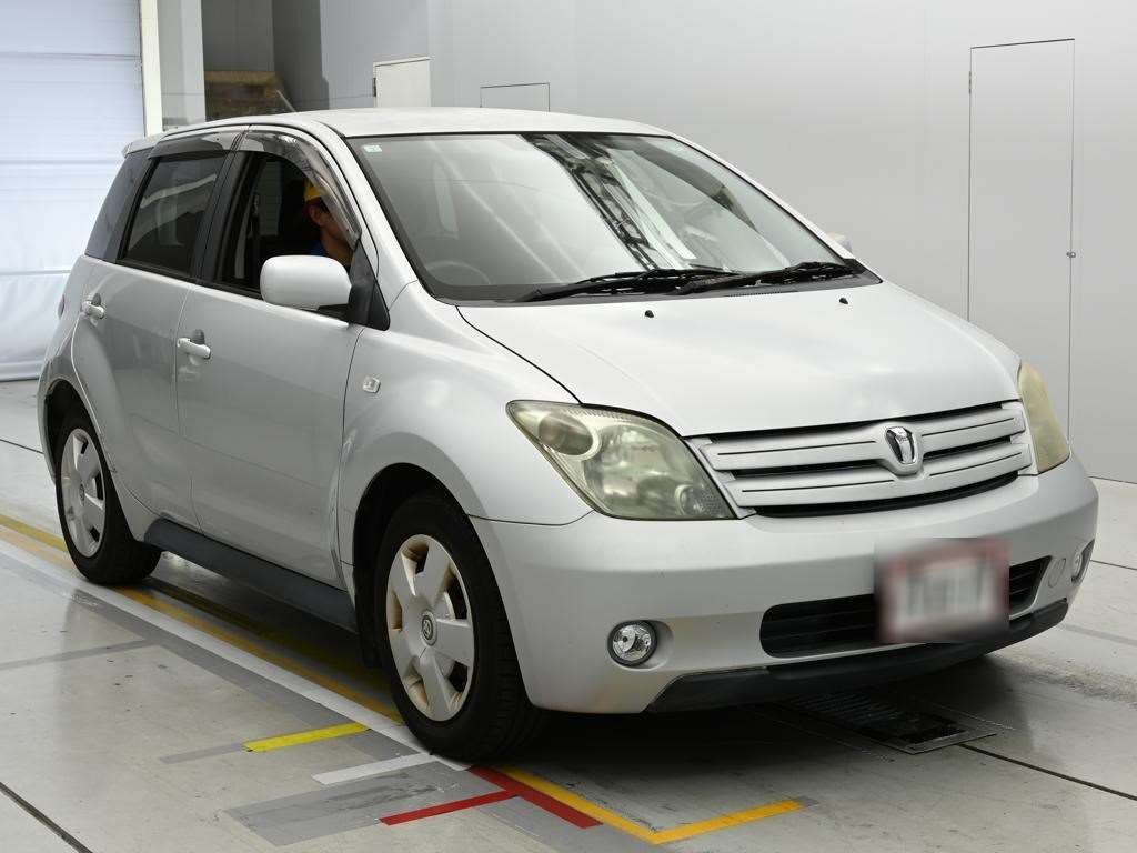 TOYOTA IST