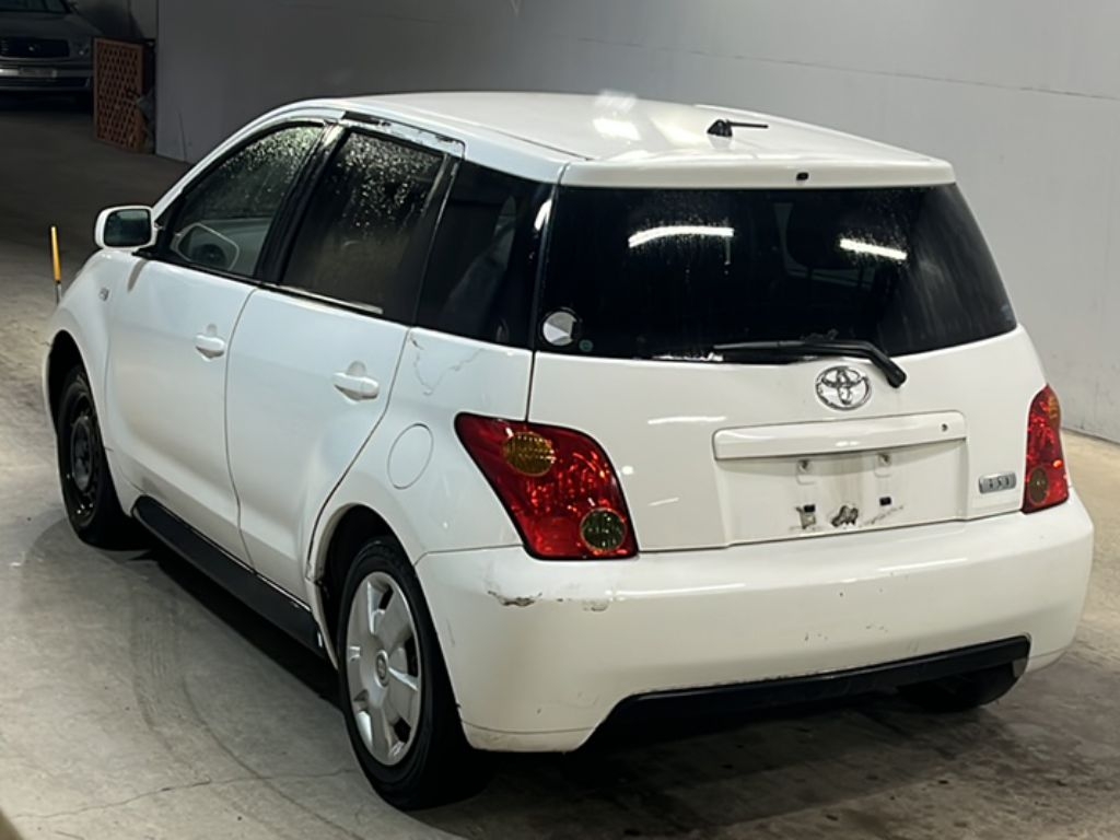 TOYOTA IST