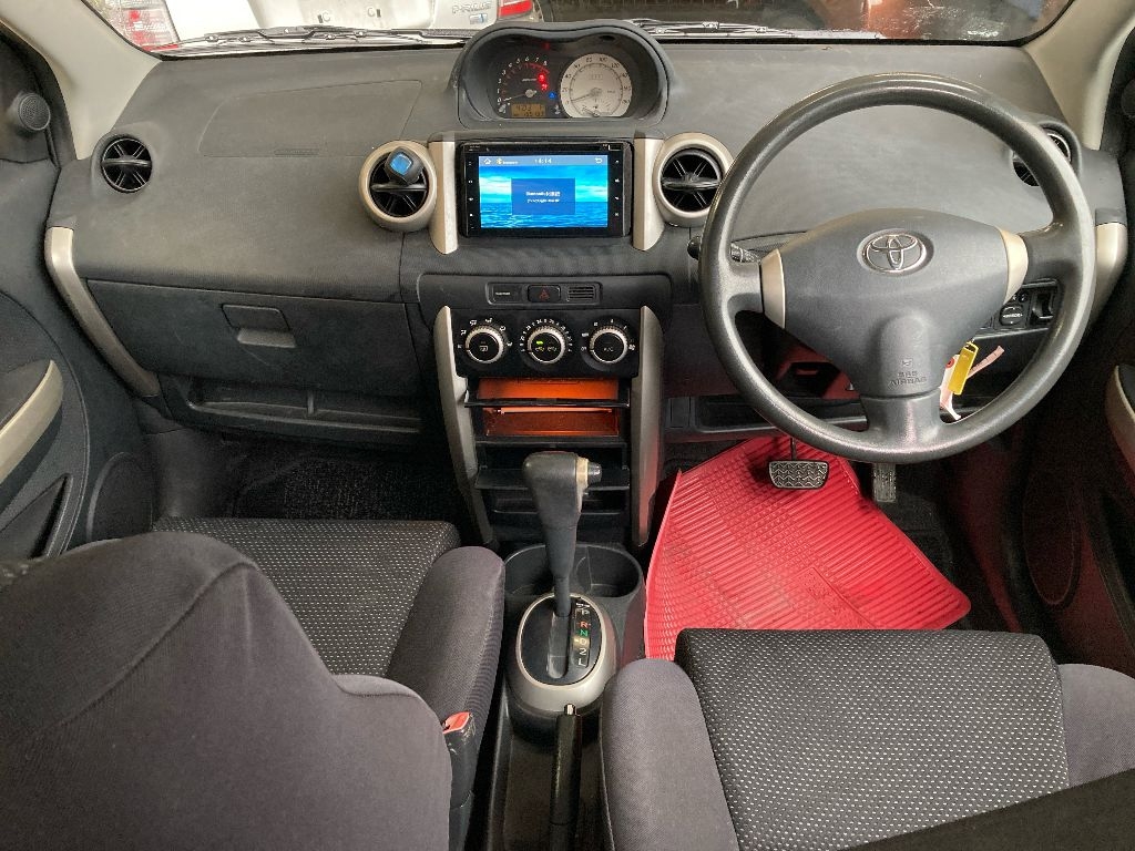 TOYOTA IST