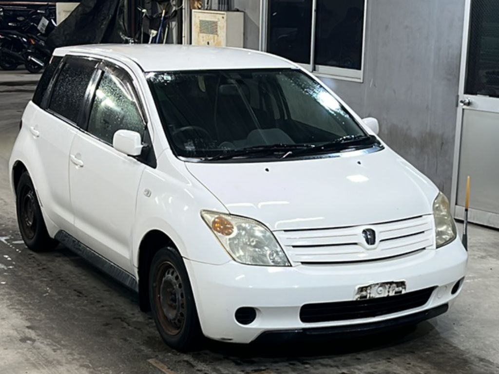 TOYOTA IST